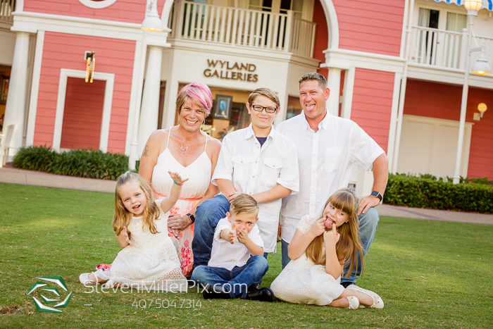 Orlando Swan and Dolphin Family Photographer