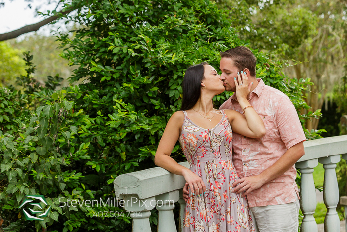 Engagement Photos at Leu Gardens Orlando APGD