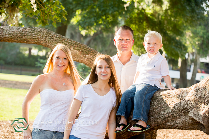 Downtown Orlando Family Portrait Photographers | Lake Eola Park Photos