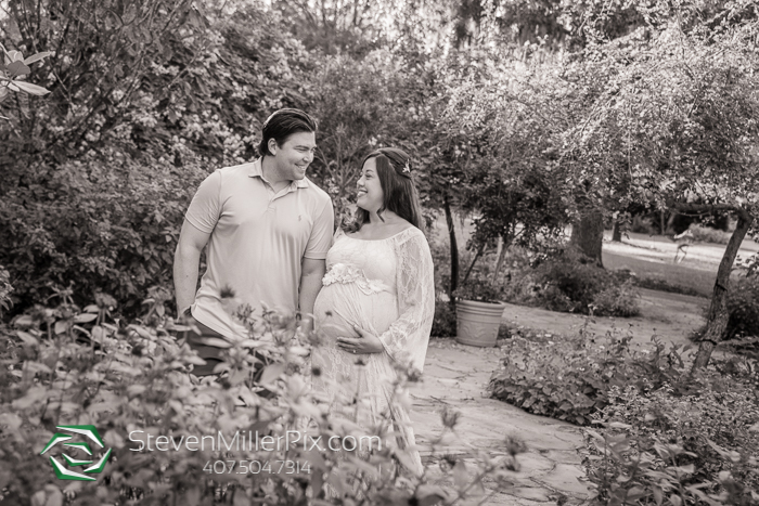 Leu Gardens Orlando Maternity Photography 