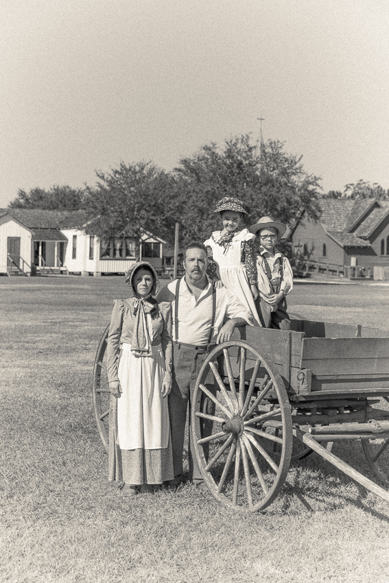 Family Portrait Photographer Vintage Pioneer