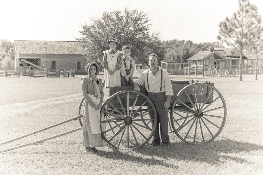 Family Portrait Photographer Vintage Pioneer